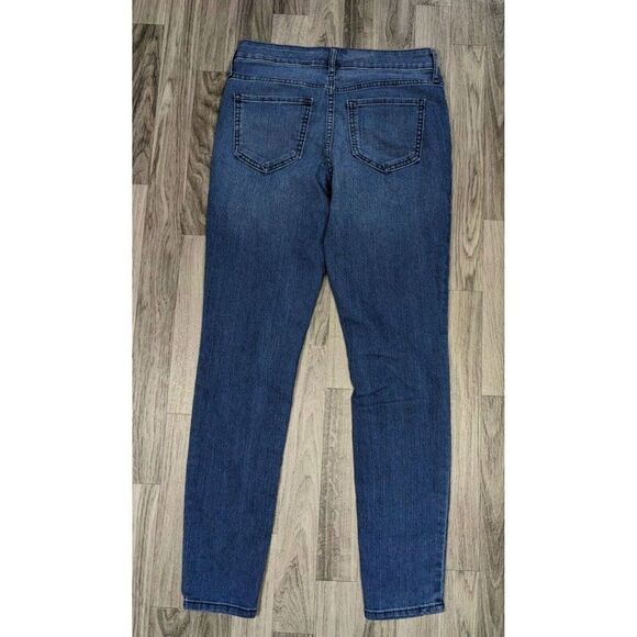 (3/$35) Old Navy Womens Size 4 Super Skinny Mid Rise Whiskered Denim Blue Jeans - Picture 2 of 10